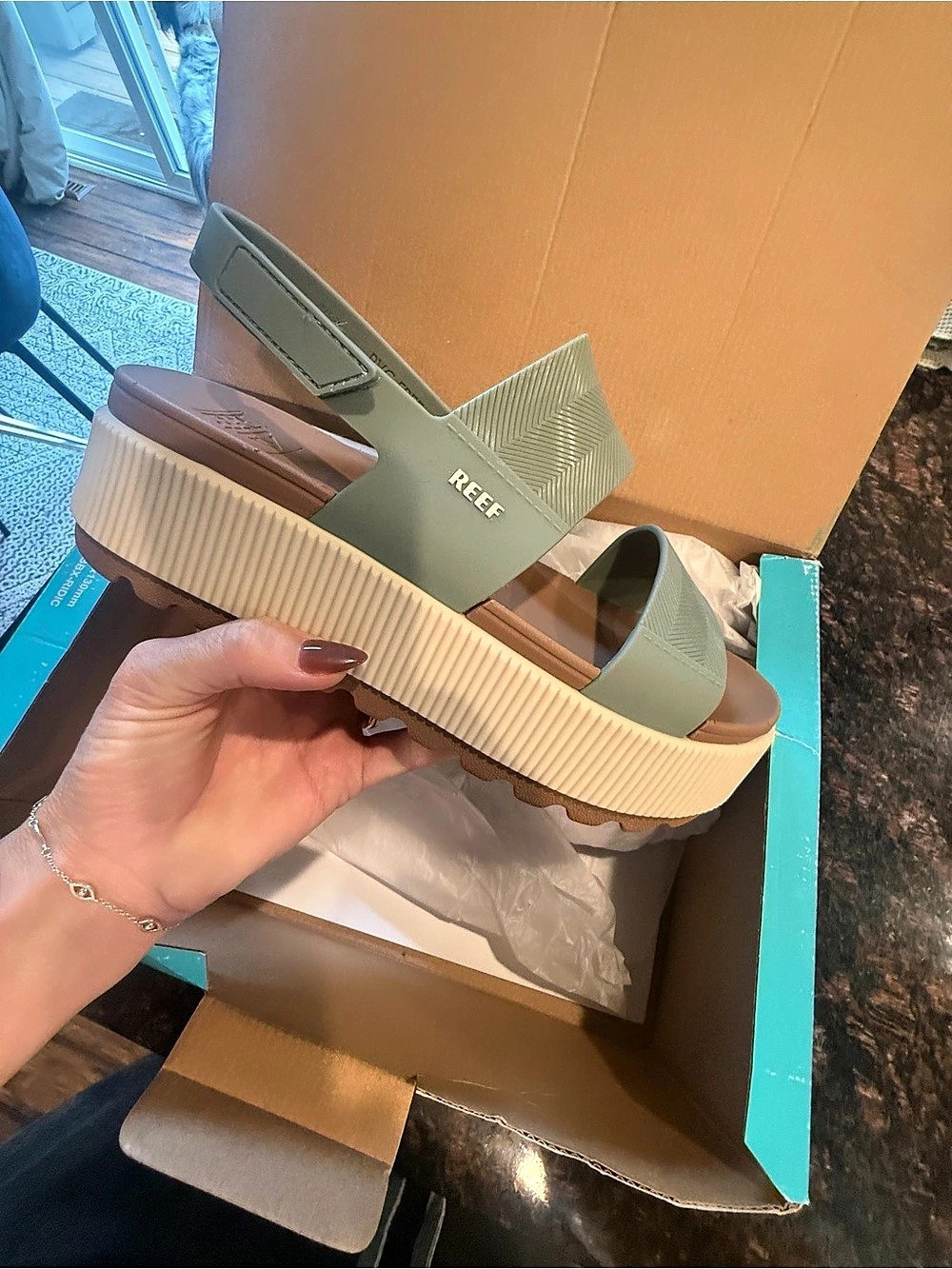 REEF Vista Higher Platform Sandals in Frosty US 9 NWT